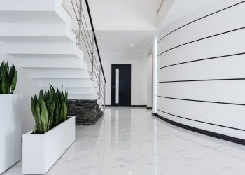 Van betonnen vloer tot tegels: Welke vloer past het beste bij jouw huis?